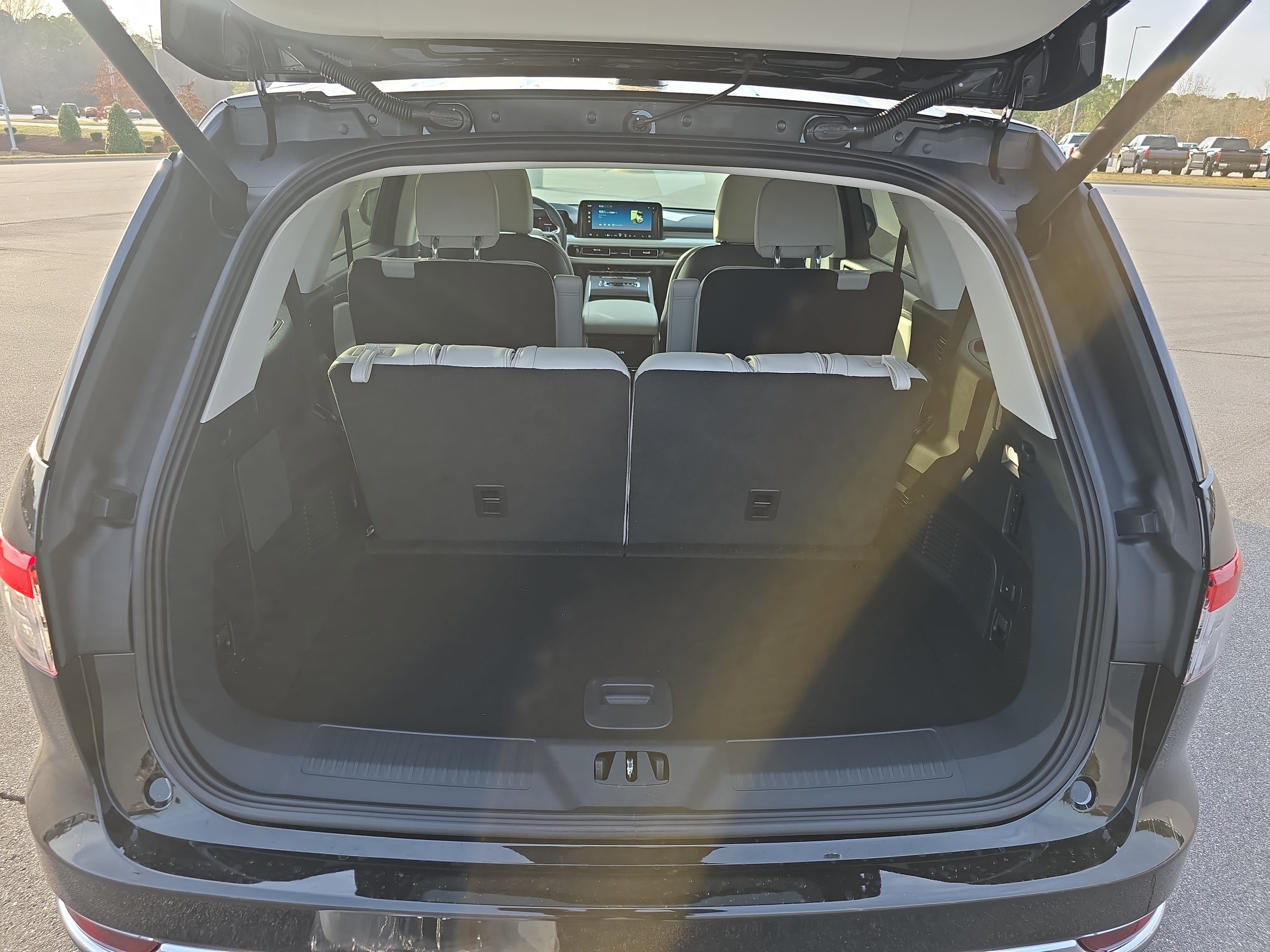 New 2026 Lincoln Aviator 2WD image 12