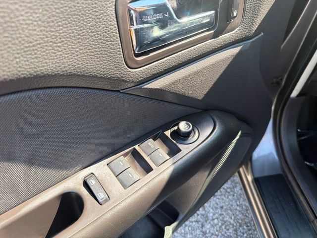 Used 2011 Ford Fusion SE FWD image 10