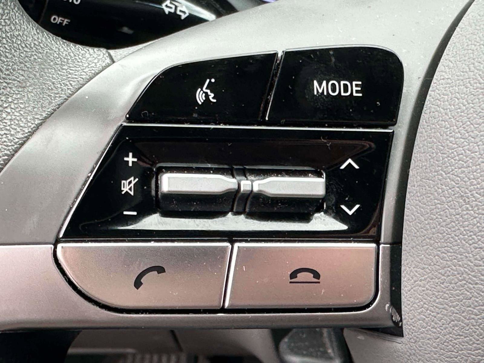 Used 2023 Hyundai Elantra Blue w/ Cargo Package image 18