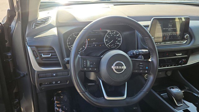 Used 2023 Nissan Rogue SV w/ SV Premium B Package FWD image 11