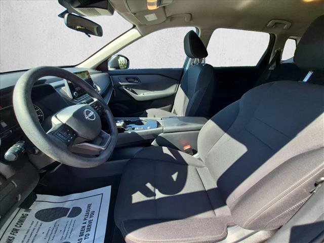 Used 2025 Nissan Rogue S FWD image 15
