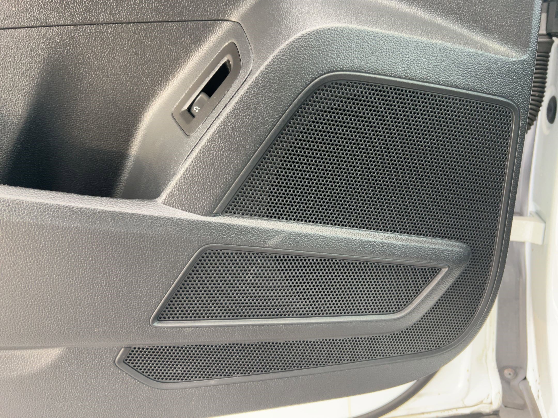 Used 2022 Volkswagen Atlas Cross Sport SEL image 23