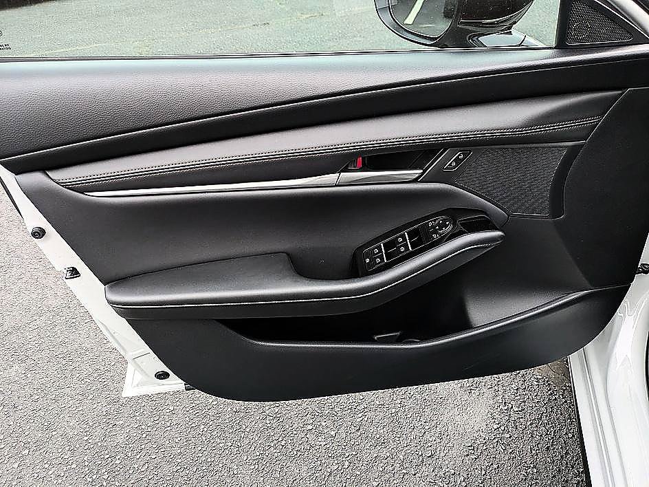 New 2026 MAZDA MAZDA3 2.5 S Hatchback w/ Premium Pkg FWD image 11
