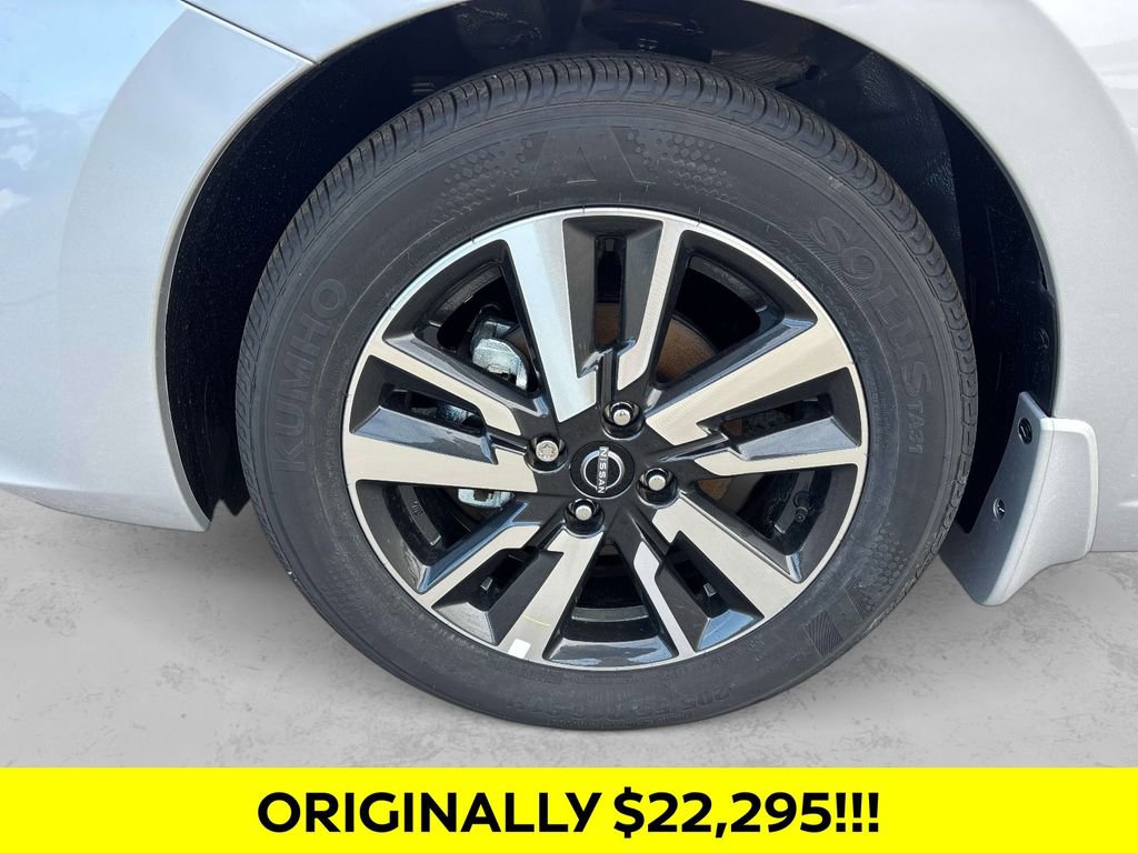 Used 2025 Nissan Versa SV w/ Trunk Package image 7