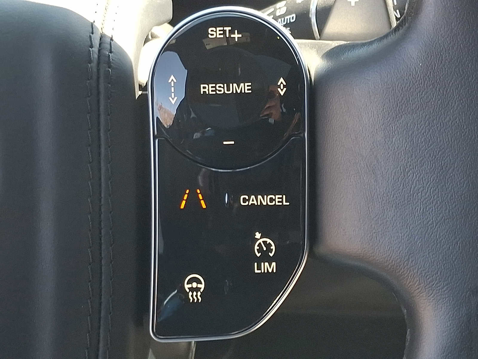 Used 2018 Land Rover Range Rover HSE image 25