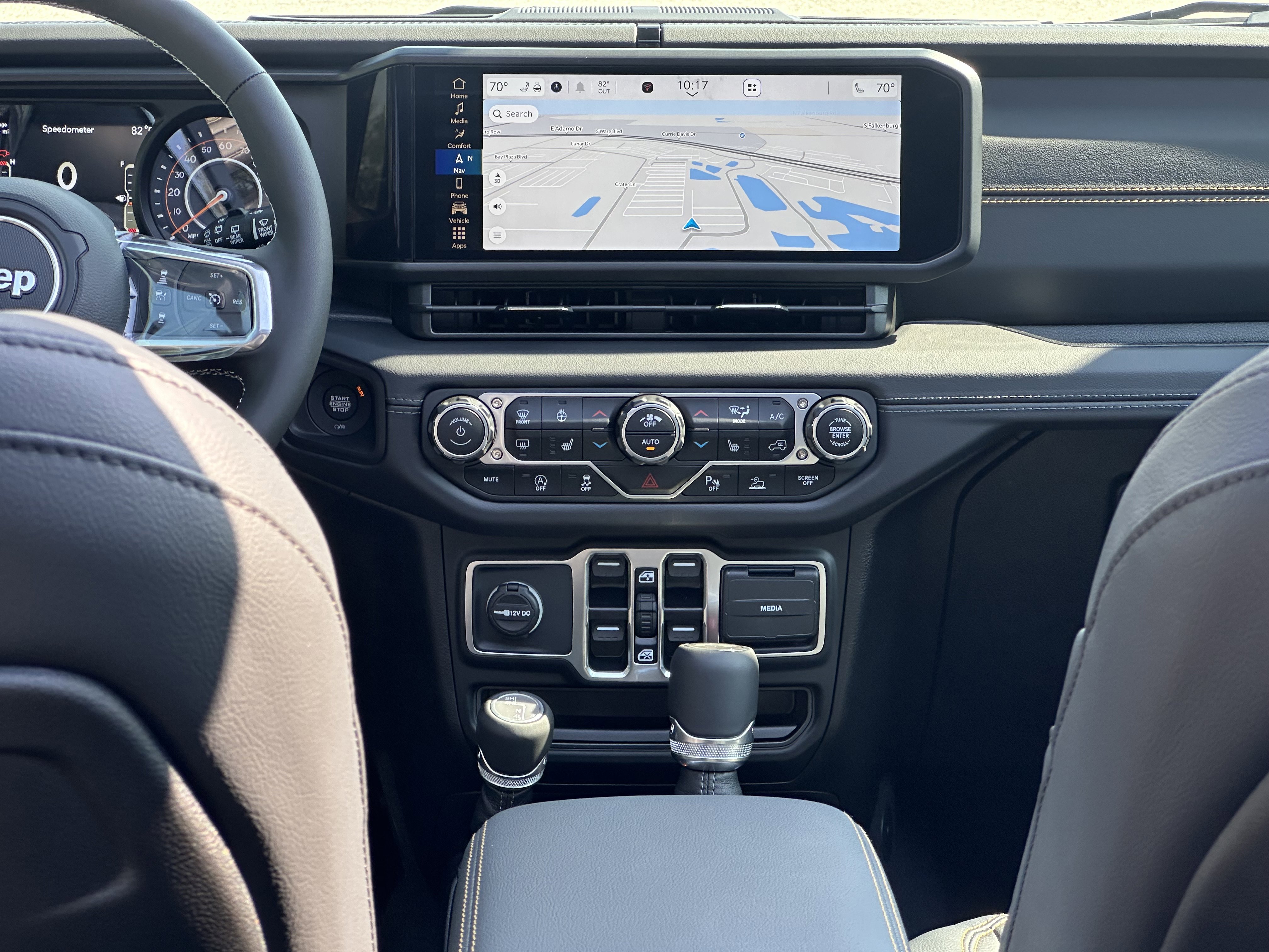 Used 2025 Jeep Wrangler Sahara w/ Safety Group image 25