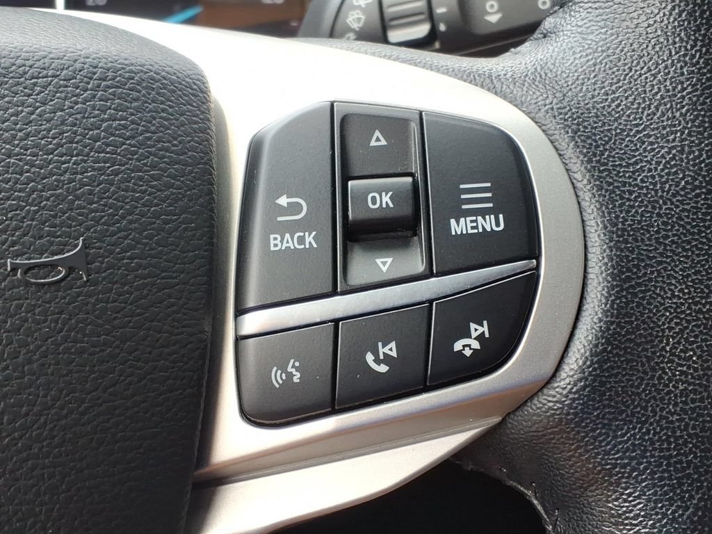 Used 2022 Ford Explorer XLT w/ Equipment Group 202A AWD/4WD image 13