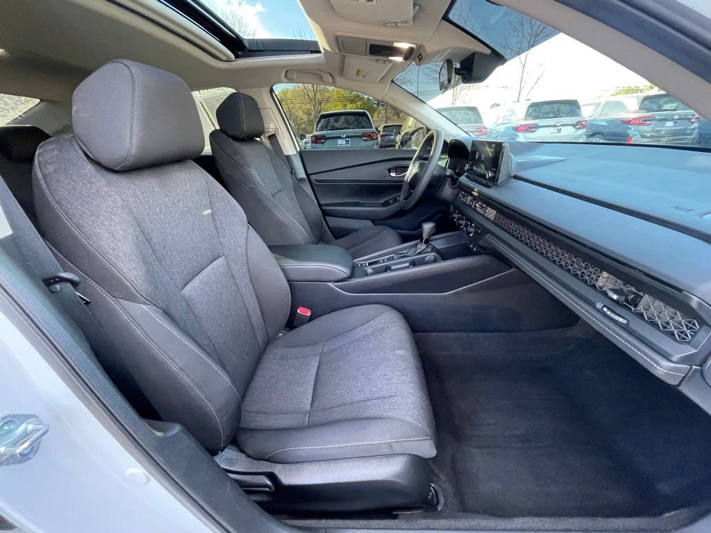 Certified 2025 Honda Accord SE image 32