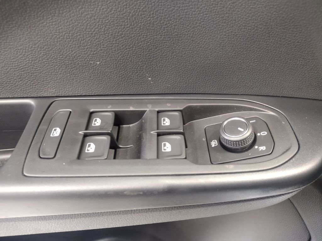 New 2026 Volkswagen Taos SE AWD/4WD image 18
