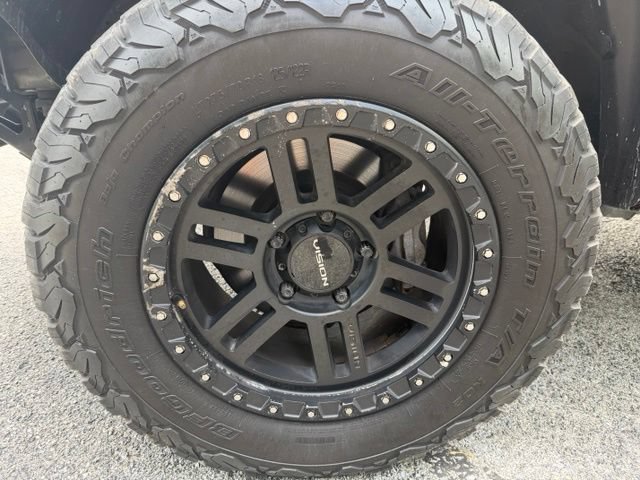 Used 2017 Toyota Tundra 4x4 CrewMax image 13