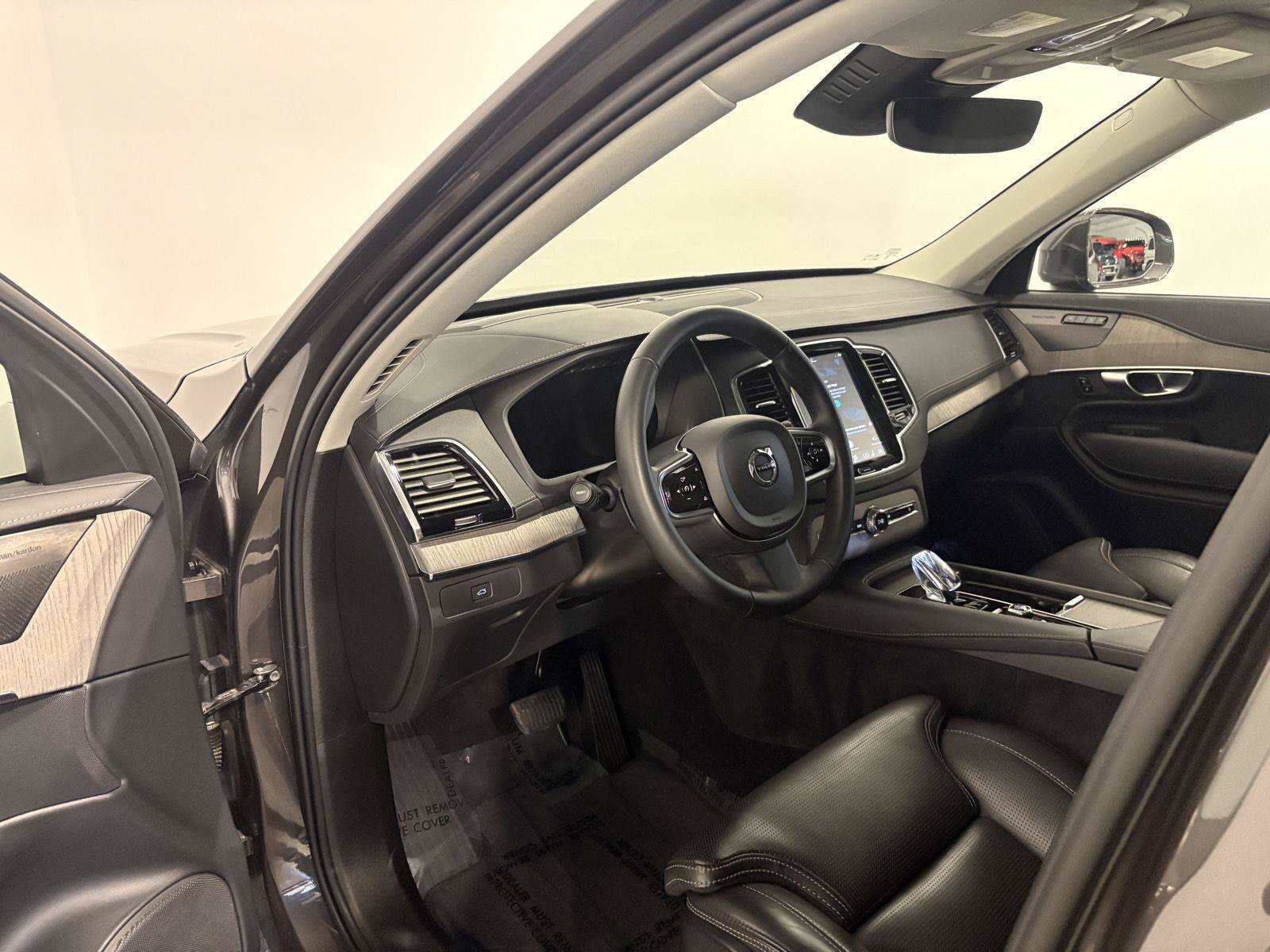 Used 2023 Volvo XC90 B6 Ultimate AWD/4WD image 16