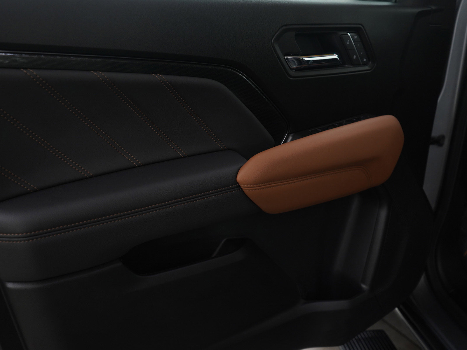 Used 2026 GMC Canyon AT4 w/ Technology Plus Package image 21