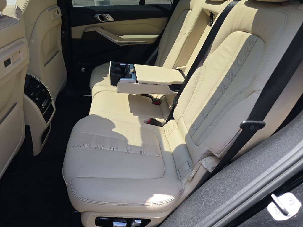 Used 2022 BMW X5 xDrive40i AWD/4WD image 17