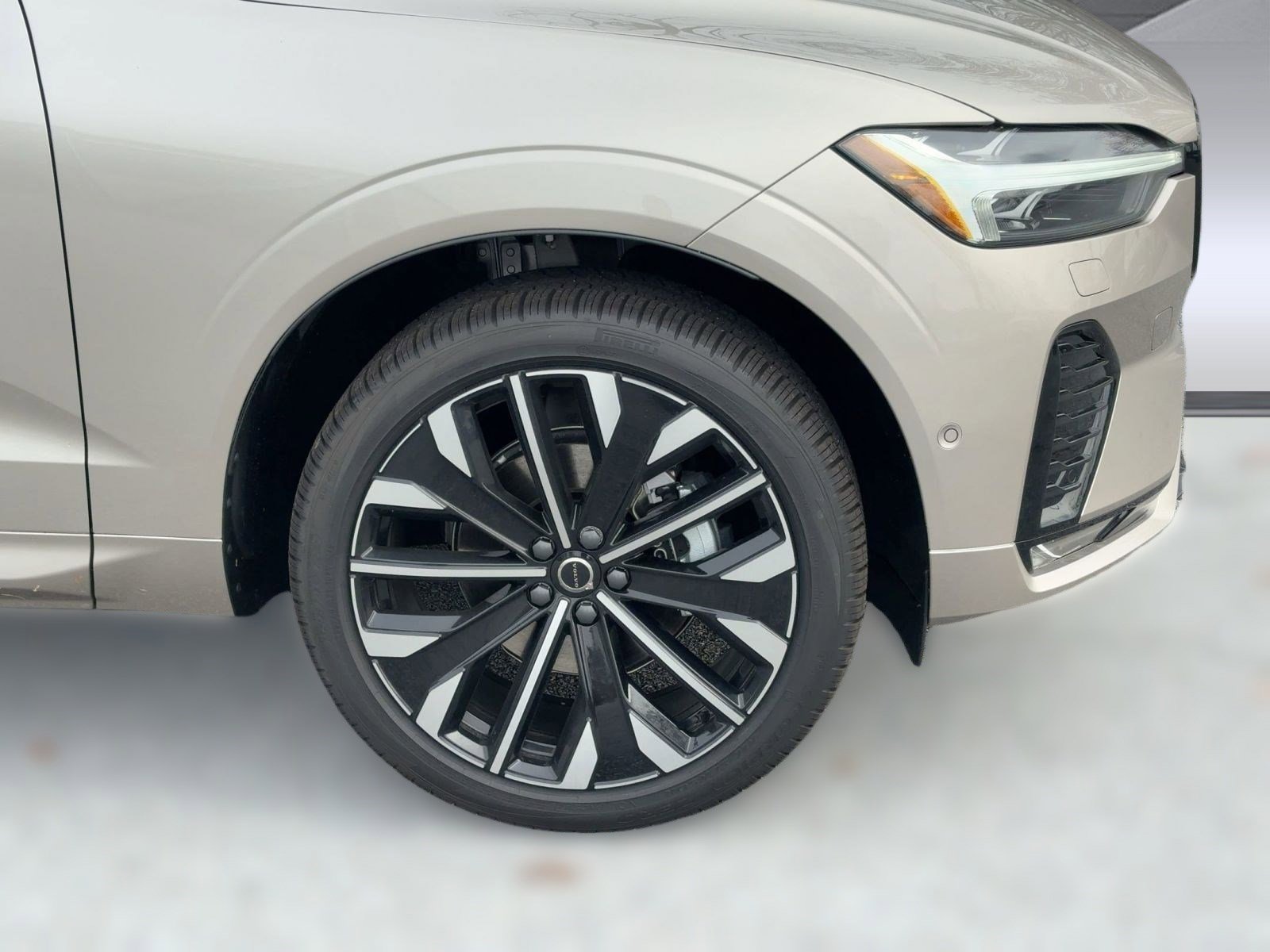 New 2026 Volvo XC60 B5 Ultra w/ Protection Package Premier image 12