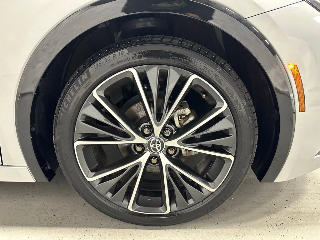 Used 2025 Toyota Prius XLE image 62