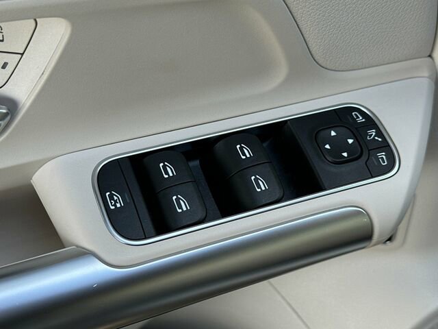 Used 2025 Mercedes-Benz GLA 250 image 14