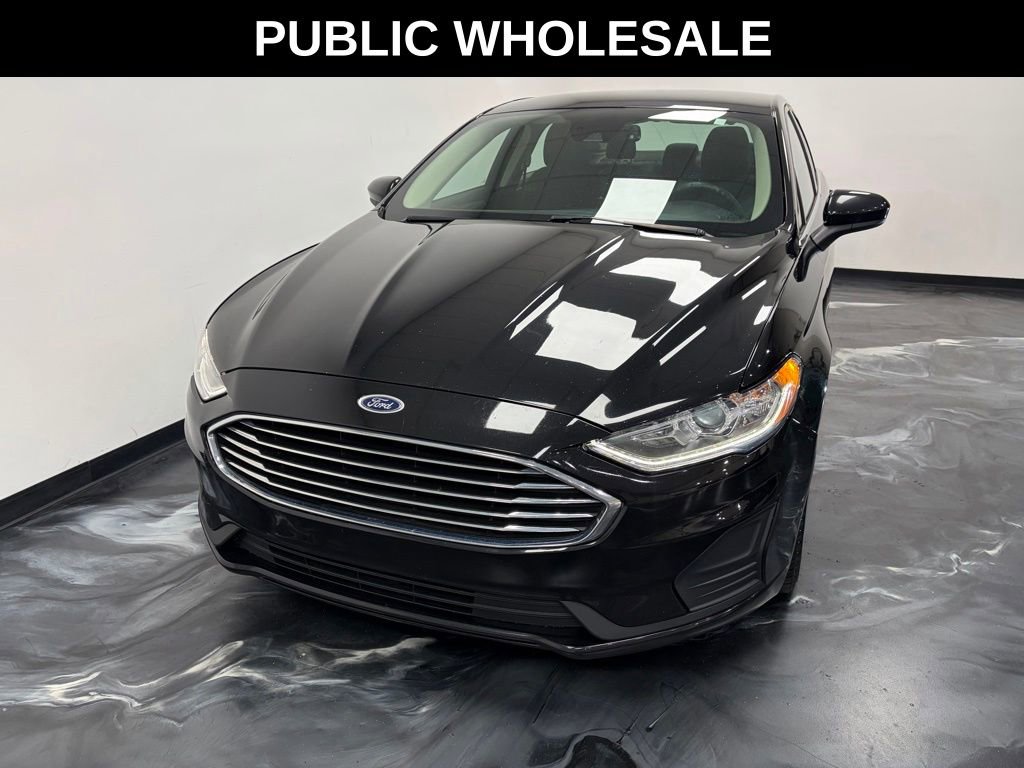 Used 2019 Ford Fusion SE FWD image 2