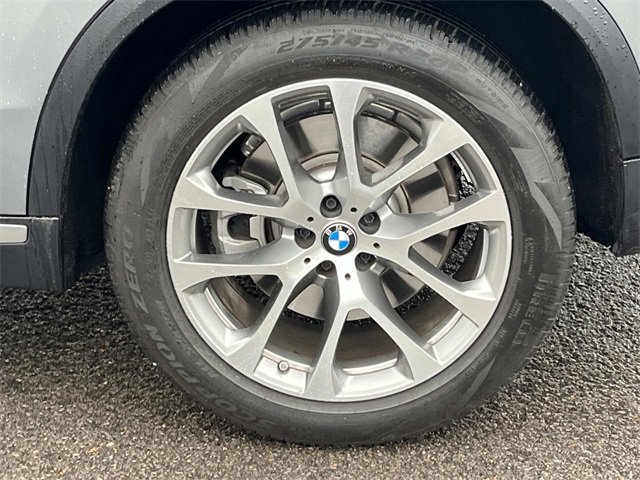 Used 2025 BMW X5 xDrive50e w/ Premium Package image 11