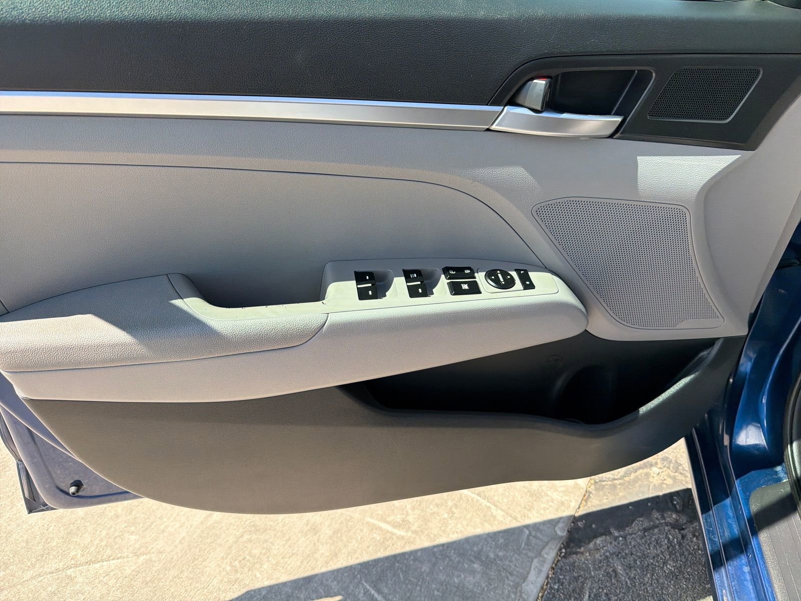 Used 2020 Hyundai Elantra SE image 15