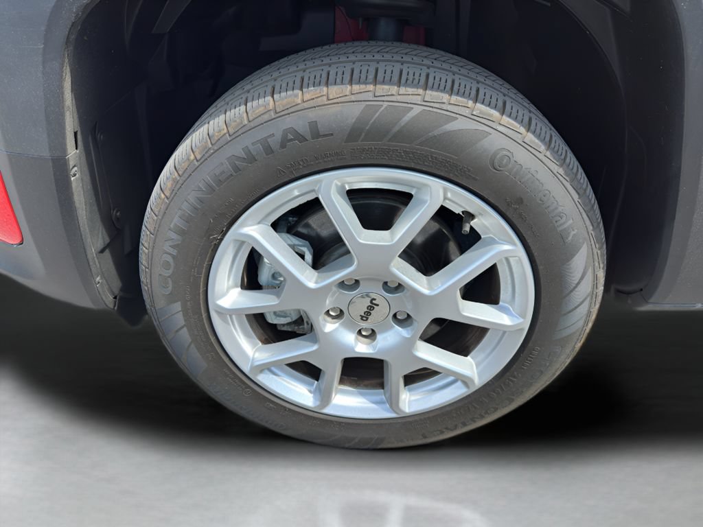 Used 2023 Jeep Renegade Latitude w/ Sun/Sound Group AWD/4WD image 10