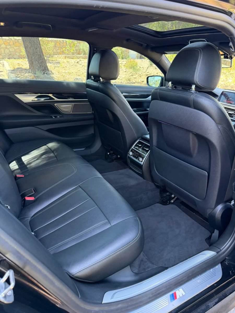Used 2019 BMW 740i xDrive w/ M Sport Package AWD/4WD image 12