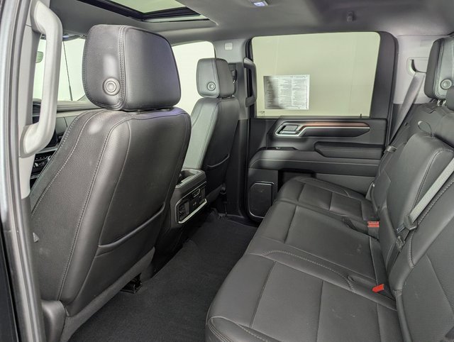 Used 2024 GMC Sierra 3500 Denali w/ Denali Reserve Package image 17