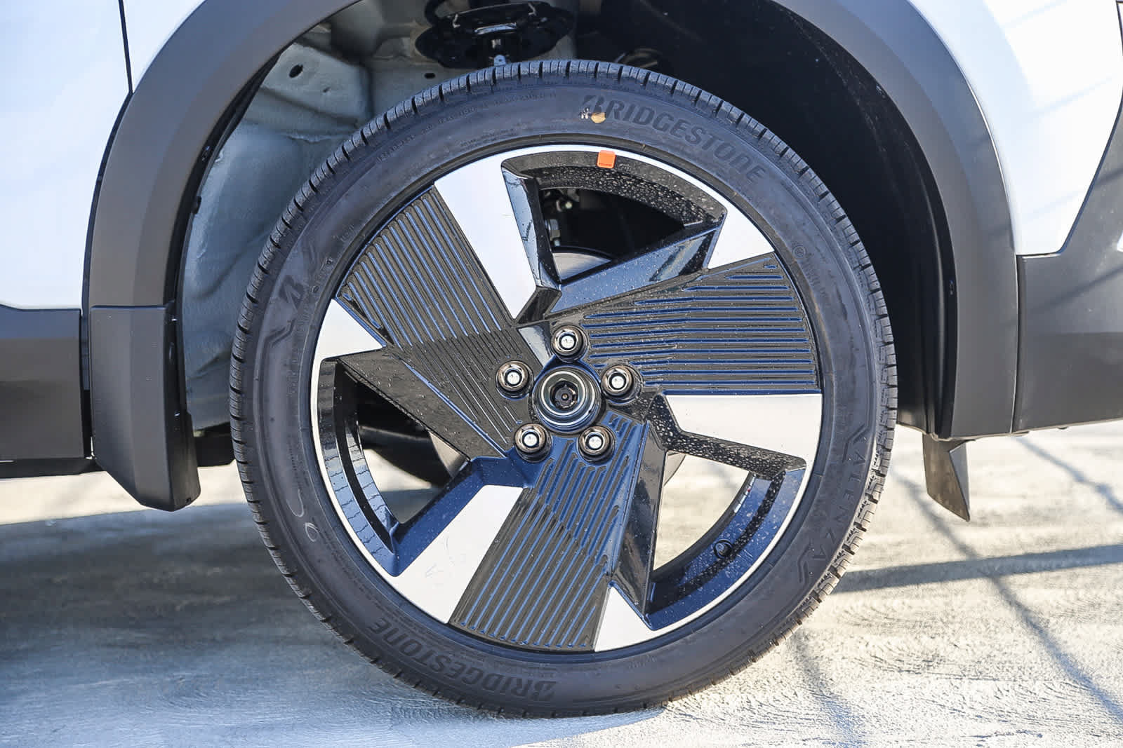 New 2025 Nissan Kicks SR FWD image 10