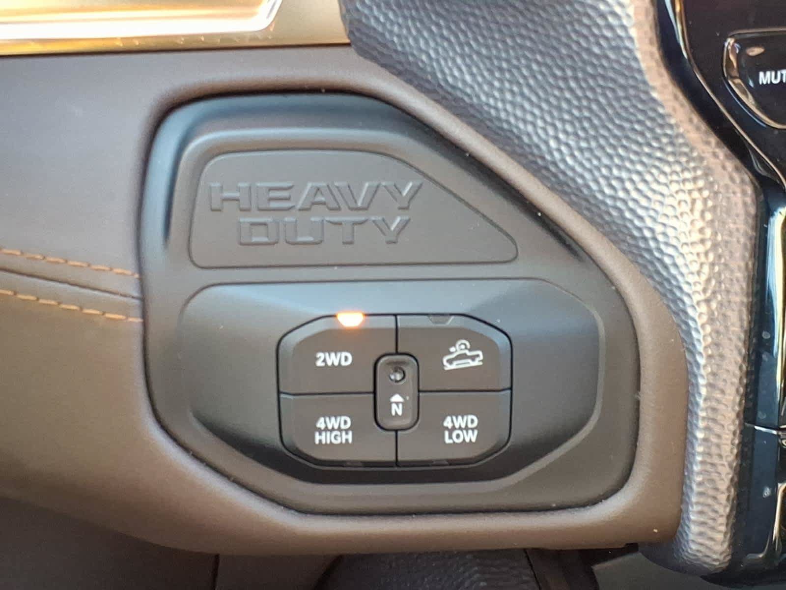 Used 2025 RAM 2500 Limited AWD/4WD image 27