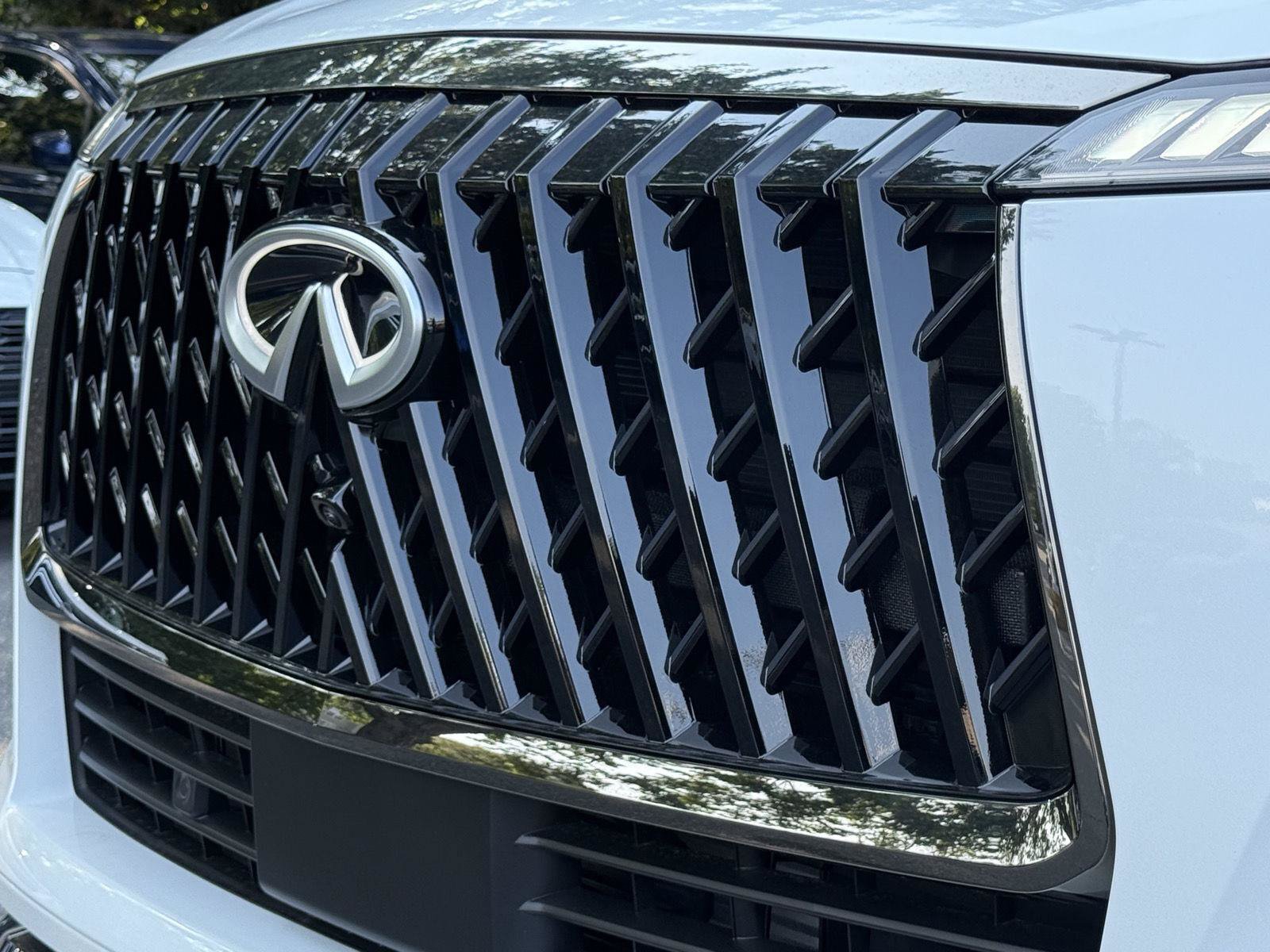 New 2027 INFINITI QX80 Sensory AWD/4WD image 8