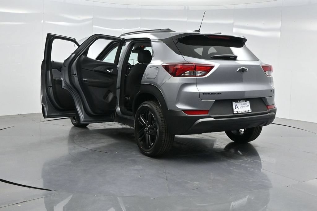 Used 2026 Chevrolet TrailBlazer LT w/ Midnight Edition FWD image 54