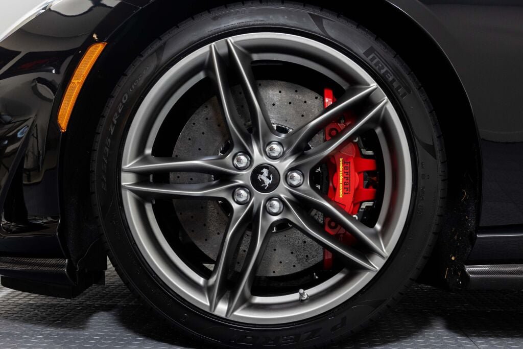 Used 2021 Ferrari 812 GTS RWD image 24