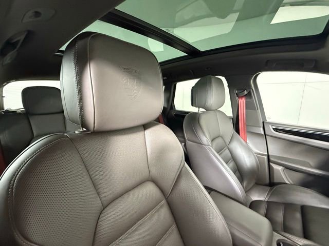 Used 2023 Porsche Macan image 33