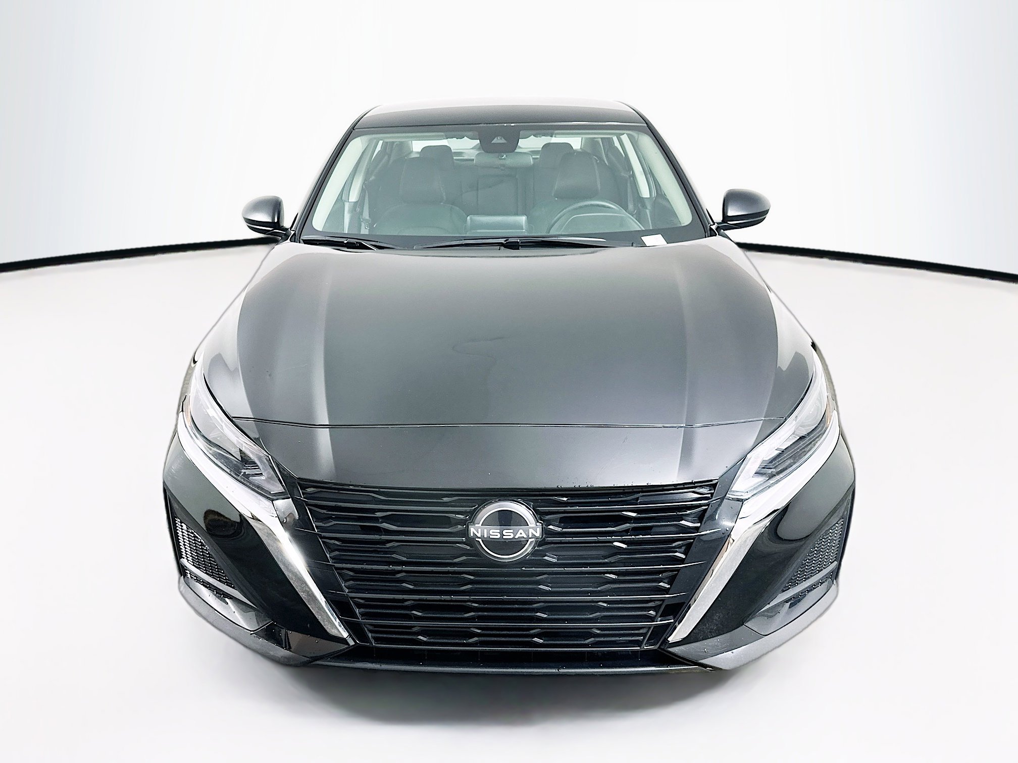 Used 2025 Nissan Altima 2.5 SV image 2