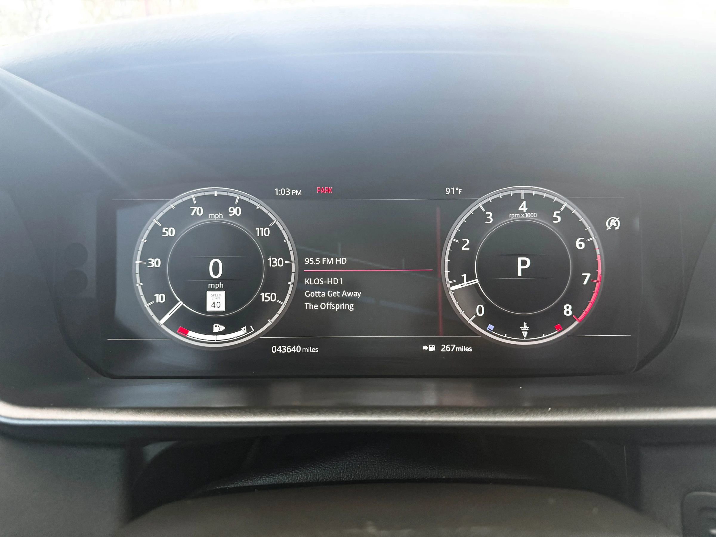 Used 2020 Land Rover Discovery HSE image 17