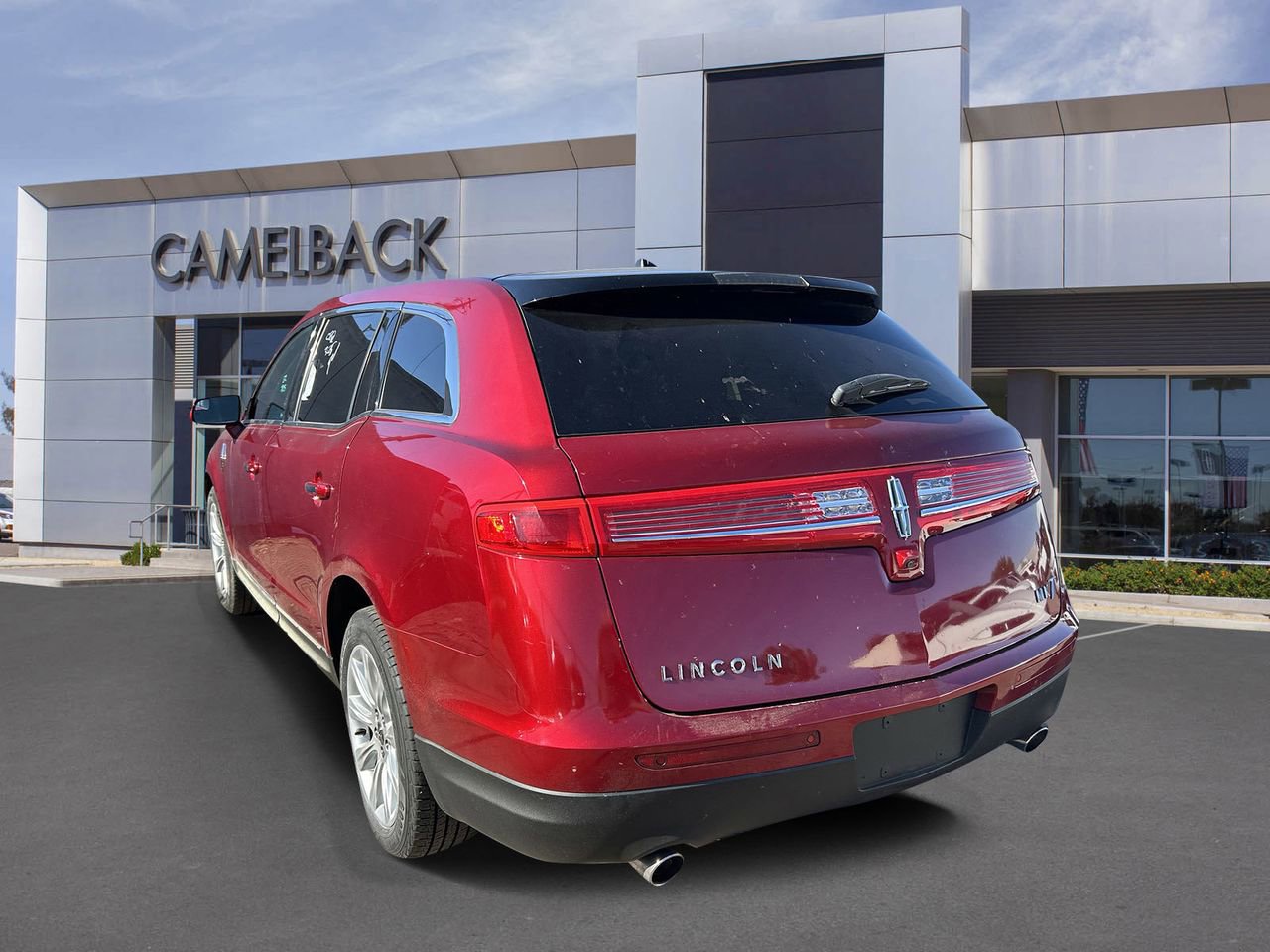 Used 2018 Lincoln MKT FWD image 8