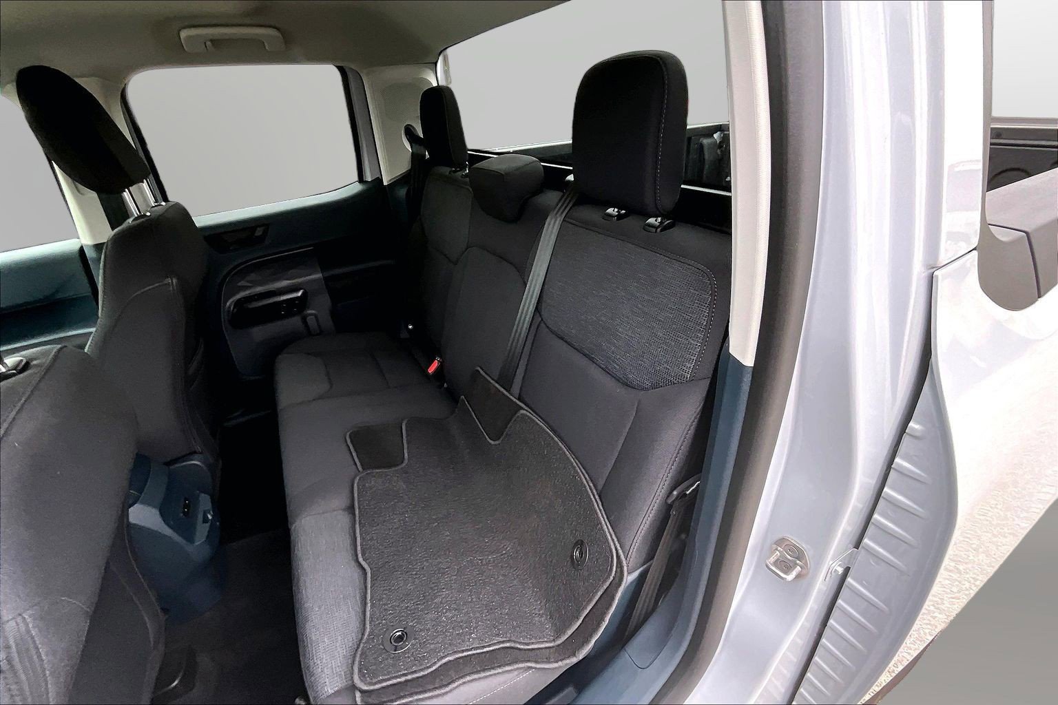Used 2025 Ford Maverick XL w/ Equipment Group 102A AWD/4WD image 18