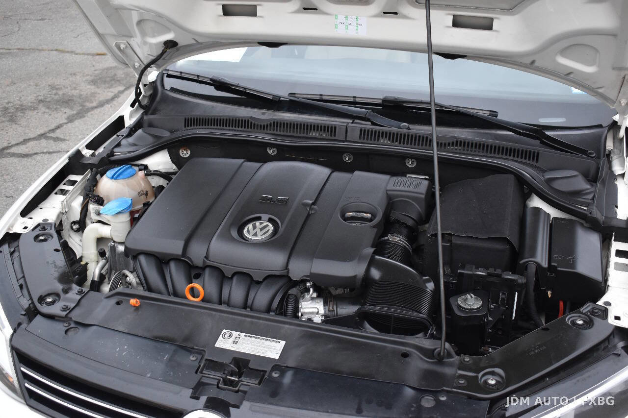Used 2012 Volkswagen Jetta SEL FWD image 30