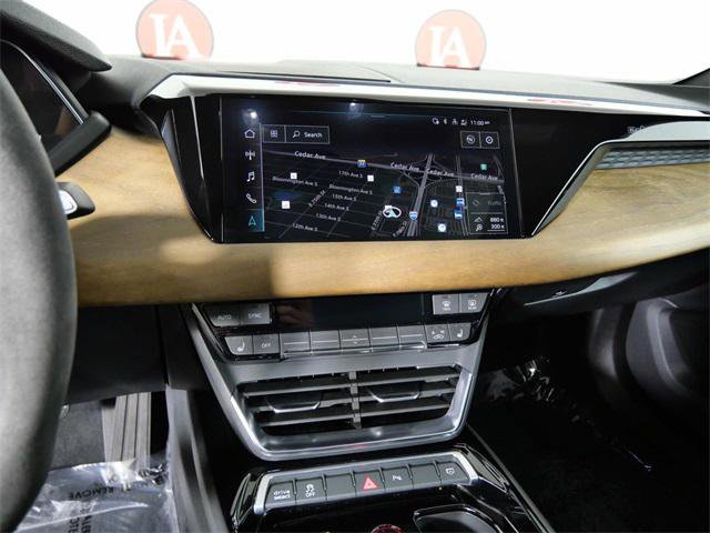 Used 2022 Audi e-tron GT Premium Plus image 19