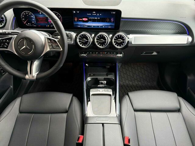 Used 2026 Mercedes-Benz GLB 250 4MATIC image 17