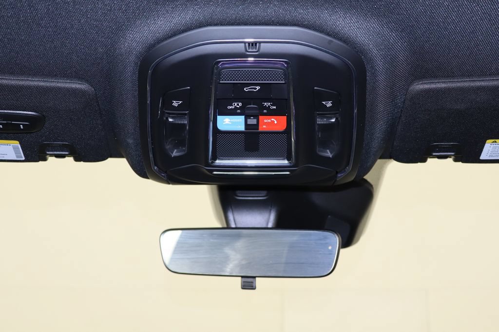 Used 2025 Jeep Grand Cherokee L Limited AWD/4WD image 25
