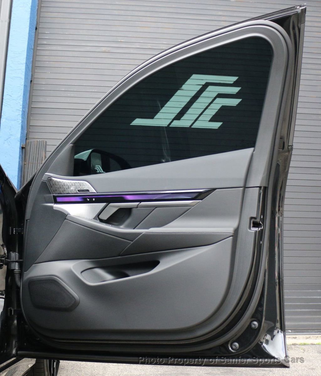 Used 2025 BMW 540i xDrive image 19