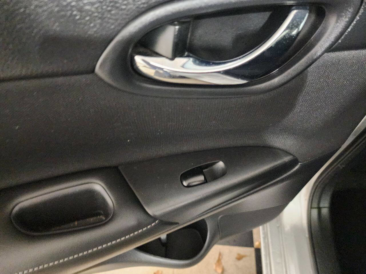 Used 2018 Nissan Sentra S image 14