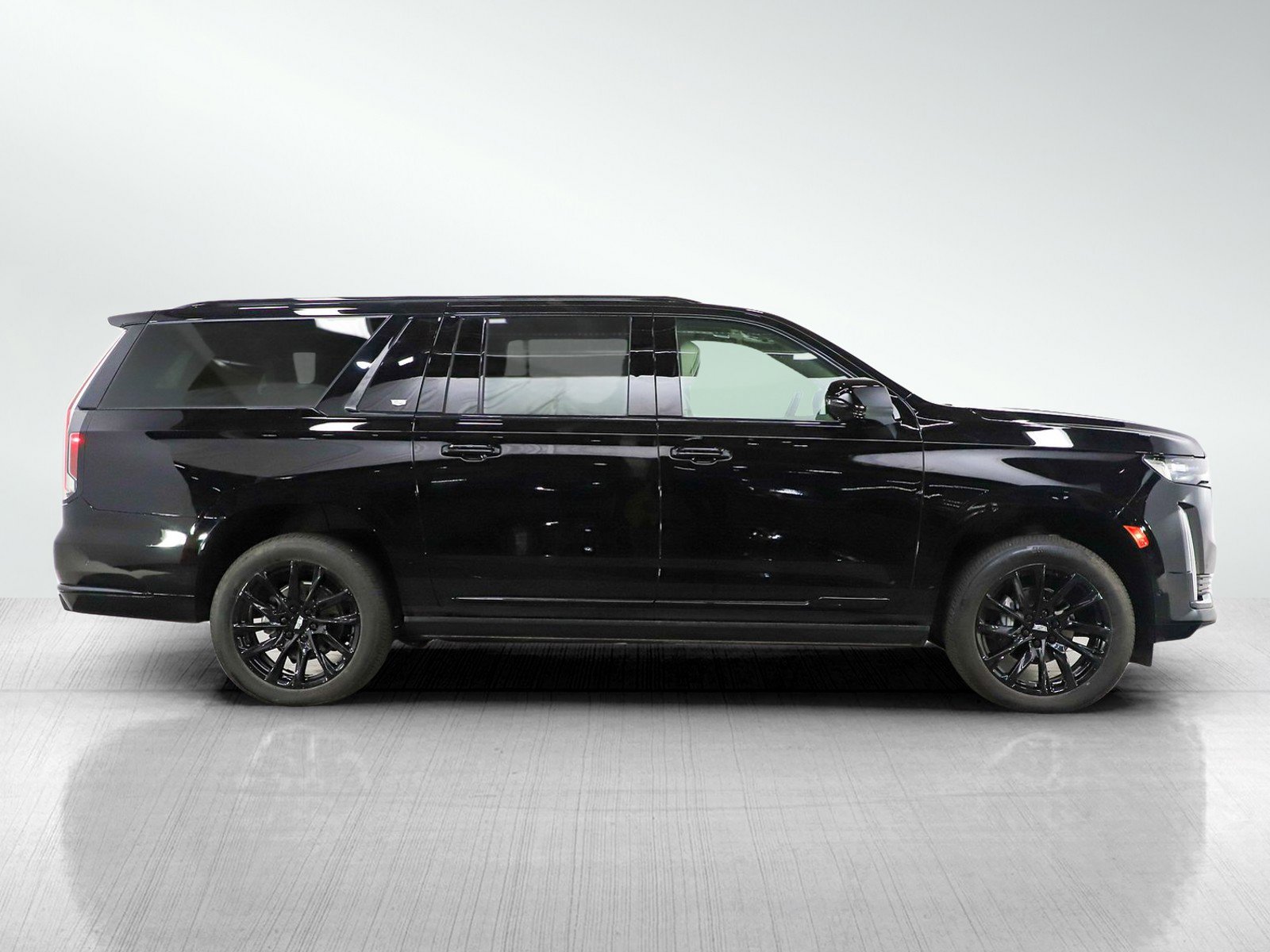 Used 2024 Cadillac Escalade ESV Sport Platinum w/ LPO, ONYX Package image 6