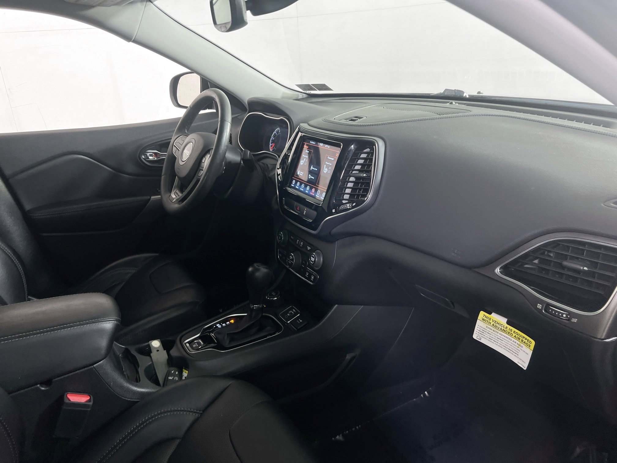 Used 2022 Jeep Cherokee Limited w/ Mopar Interior Package image 28
