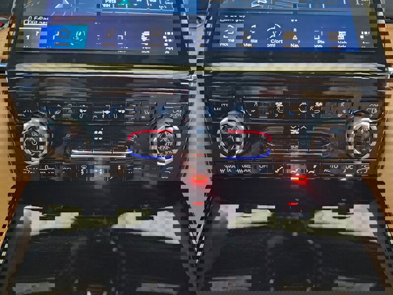 Used 2023 Jeep Grand Cherokee L Summit AWD/4WD image 53