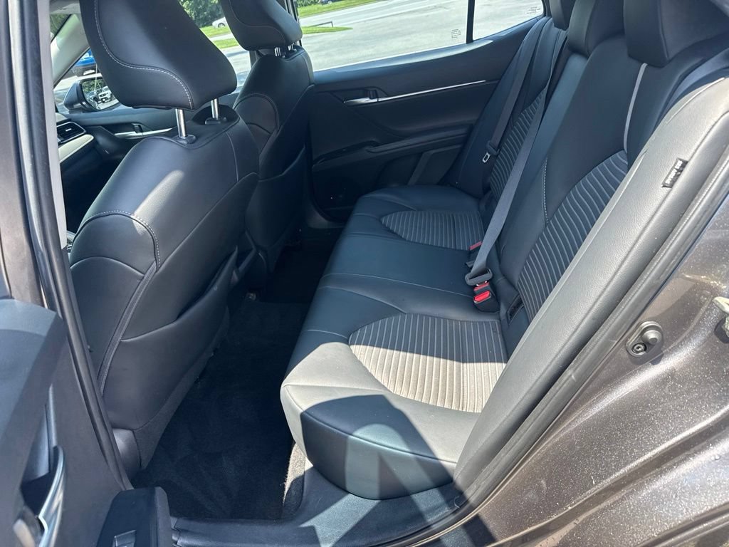 Used 2020 Toyota Camry SE FWD image 31