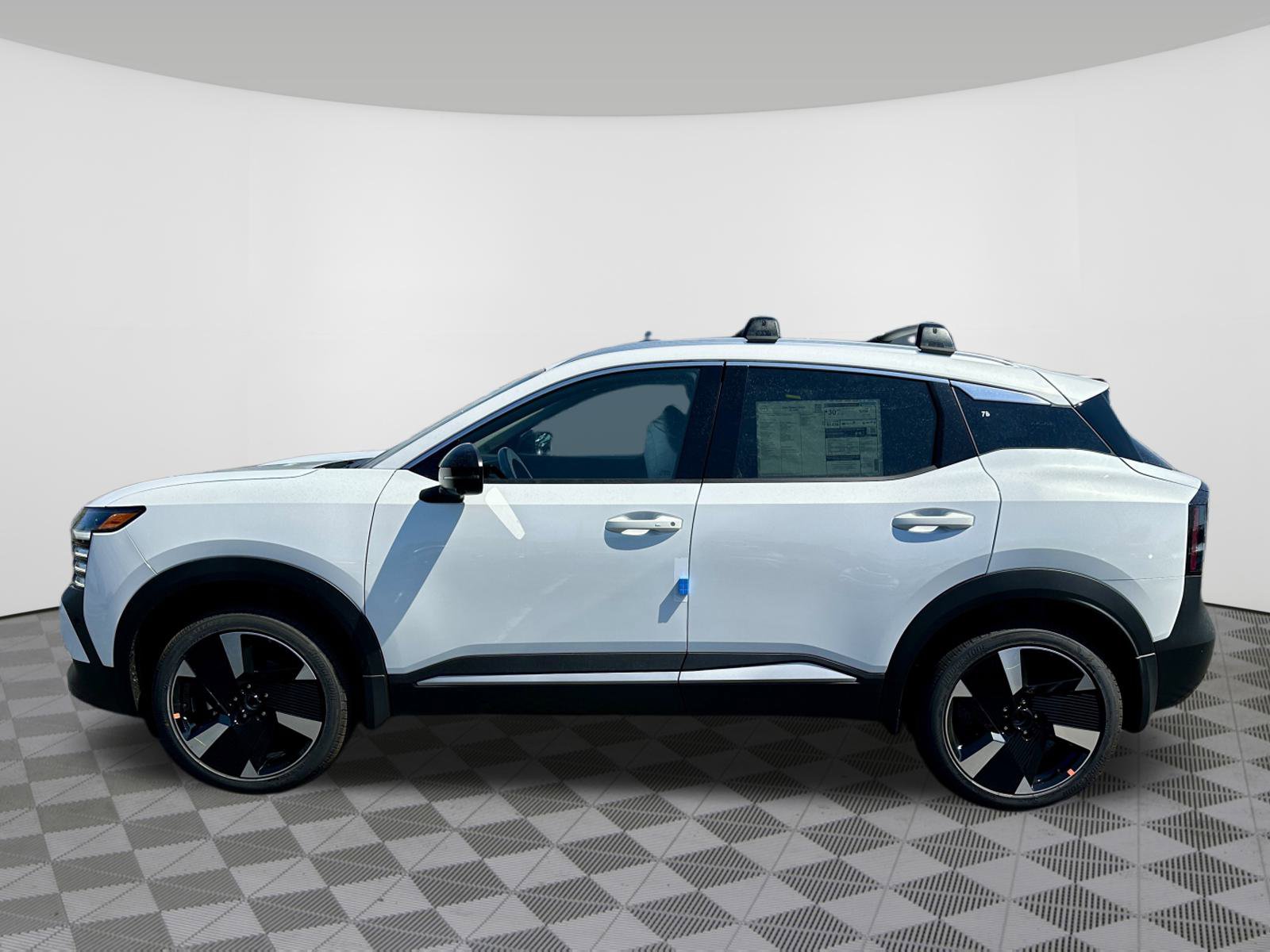 New 2026 Nissan Kicks SR w/ Cold Weather Package image 10