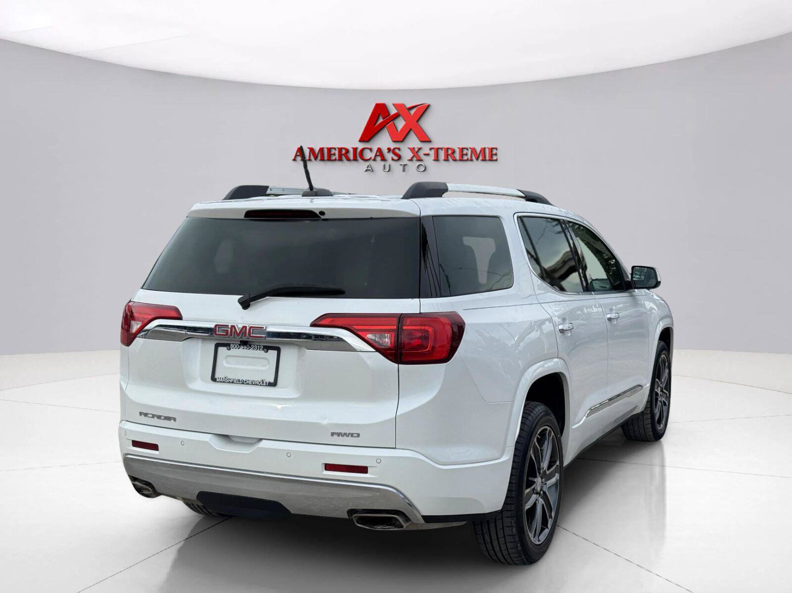 Used 2019 GMC Acadia Denali w/ Technology Package AWD/4WD image 6