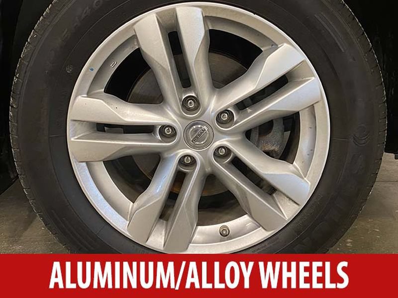 Used 2013 Nissan Rogue SV AWD/4WD image 6