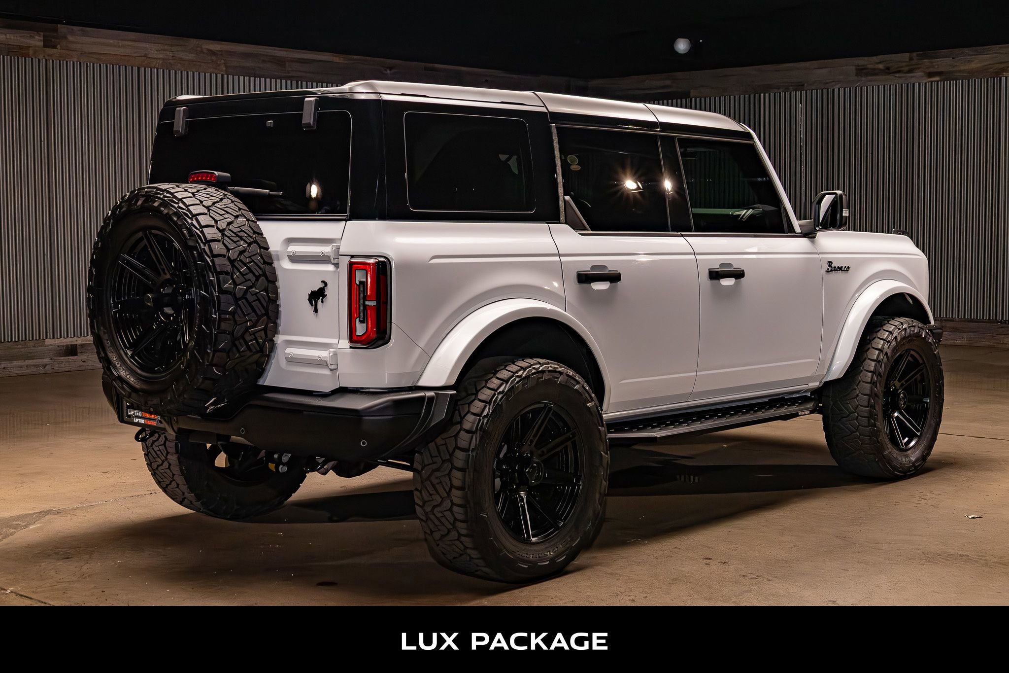 Used 2025 Ford Bronco Badlands AWD/4WD image 9